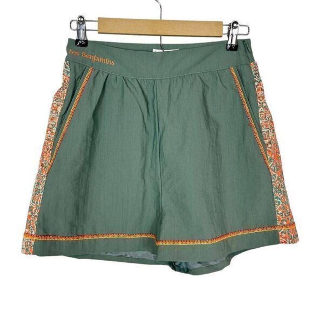 NWT Les Benjamins Shorts Womens Large Basil Green High Waist Coat of Arms Print